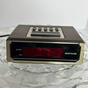Vintage Westclox Digital Alarm Clock Retro Brown Wood Grain Look Model‎ 22644